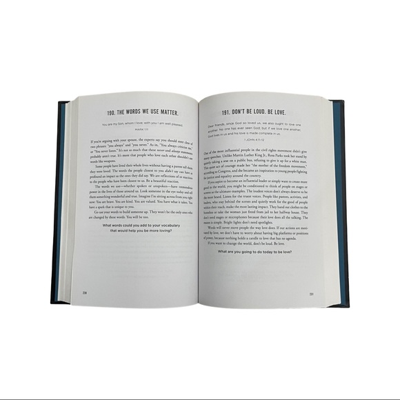 Live in Grace, Walk in Love: A 365 Day Journey - Bob Goff - Picture 5 of 7